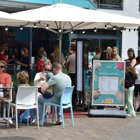 30 # Hygiene # Airport Eindhoven # Airco # Bosrijk # Hiking & Biking # Efteling # Safaripark Σαλέ