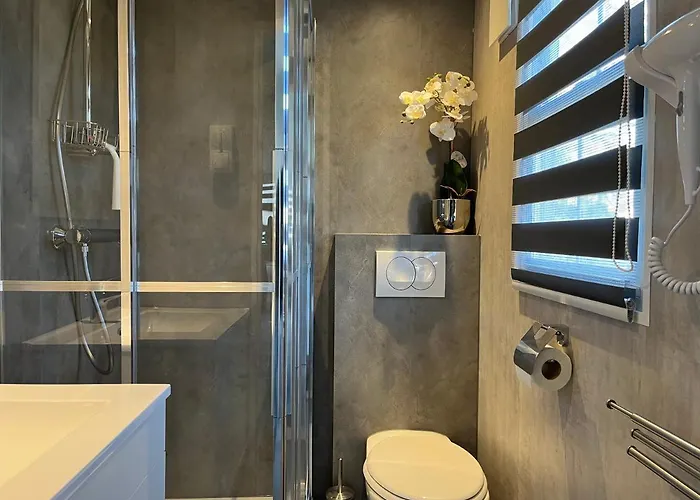 30 # Hygiene # Airport Eindhoven # Airco # Bosrijk # Hiking & Biking # Efteling # Safaripark * オーイステルウェイク