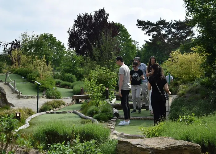 30 # Hygiene # Airport Eindhoven # Airco # Bosrijk # Hiking & Biking # Efteling # Safaripark Σαλέ *