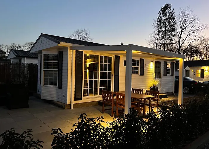 シャレー 30 # Hygiene # Airport Eindhoven # Airco # Bosrijk # Hiking & Biking # Efteling # Safaripark オーイステルウェイク