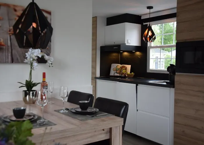 Domek alpejski 30 # Hygiene # Airport Eindhoven # Airco # Bosrijk # Hiking & Biking # Efteling # Safaripark Oisterwijk